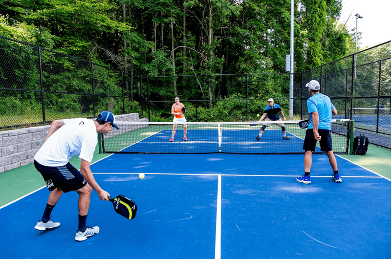 Sự kết hợp hoàn hảo giữa kỹ thuật tennis, cầu lông và cảm giác bóng bàn độc đáo.
