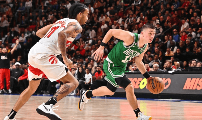 Theo luật bóng rổ FIBA, mỗi hiệp đấu kéo dài 10 phút thời gian bóng sống.