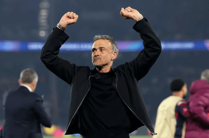 Luis Enrique nâng tầm giá trị bản thân sau vinh quang Champions League cùng PSG.