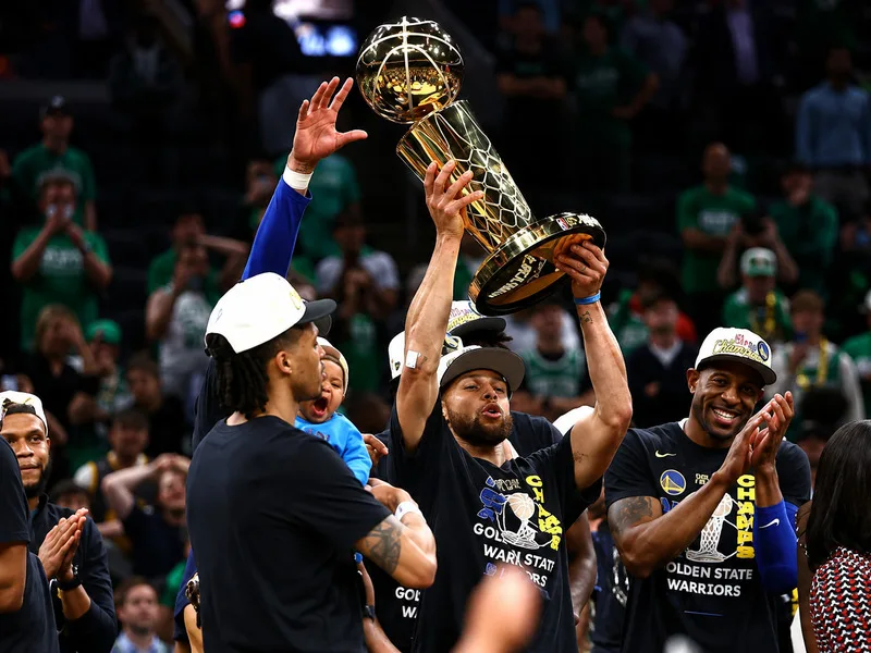 Stephen Curry là hạt nhân trong hành trình giúp Golden State Warriors giành bốn chức vô địch NBA.
